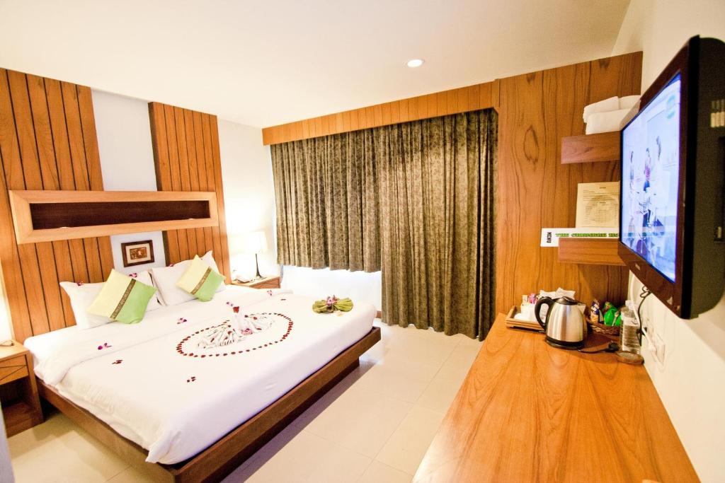 The Chambre Patong Экстерьер фото