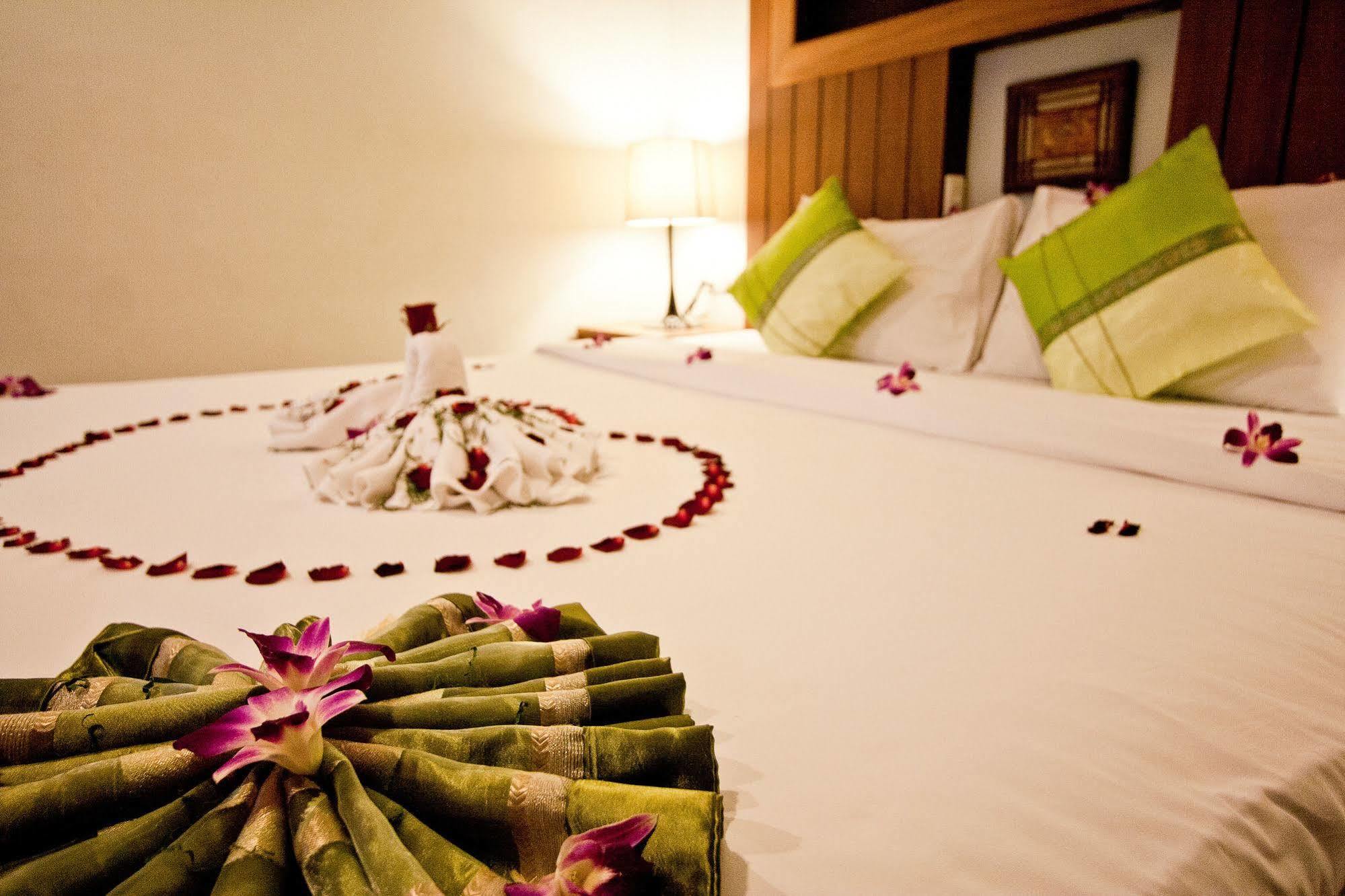 The Chambre Patong Экстерьер фото