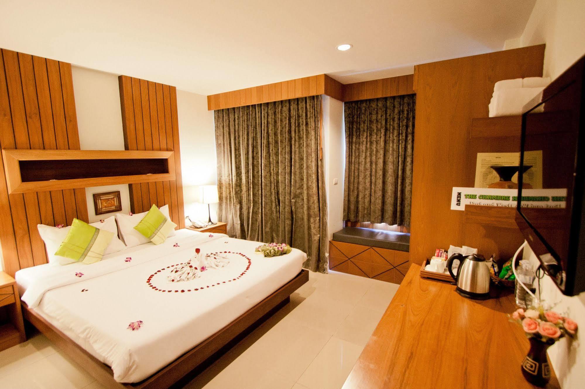 The Chambre Patong Экстерьер фото